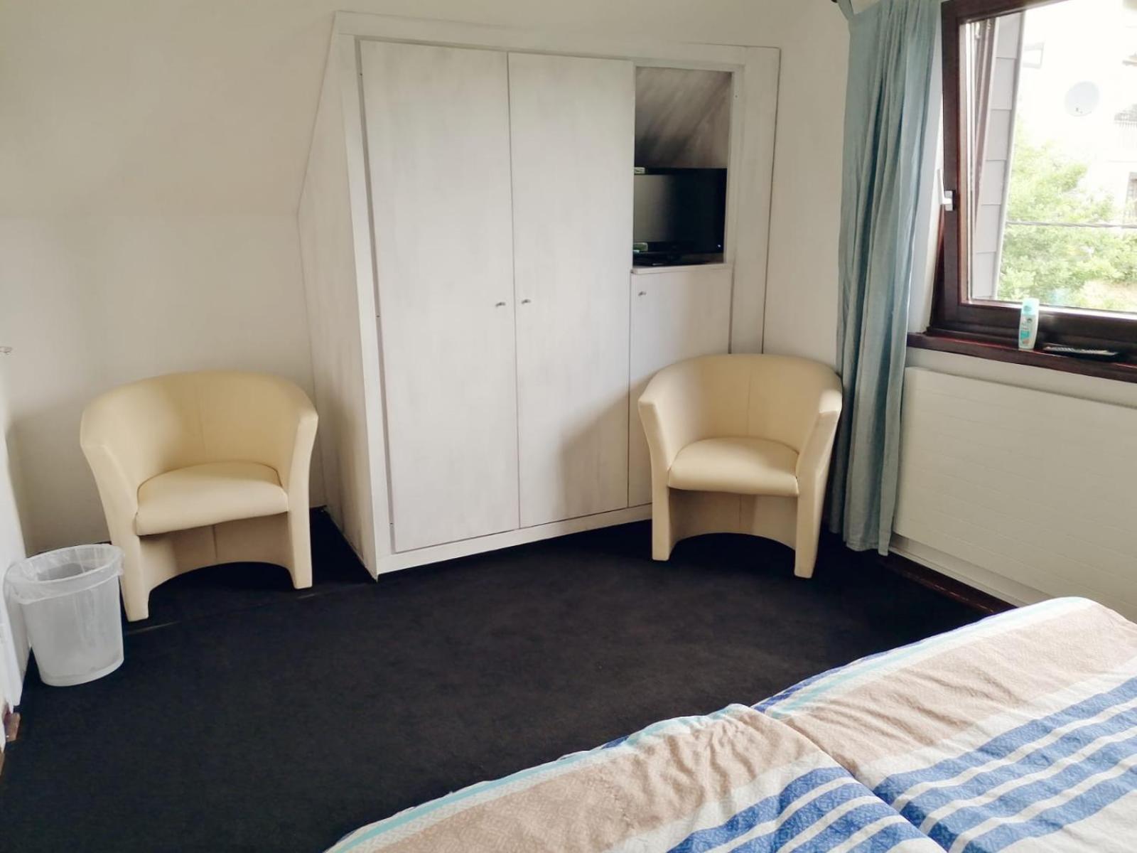 Jeje Und Anna's Eifel Haus Motel